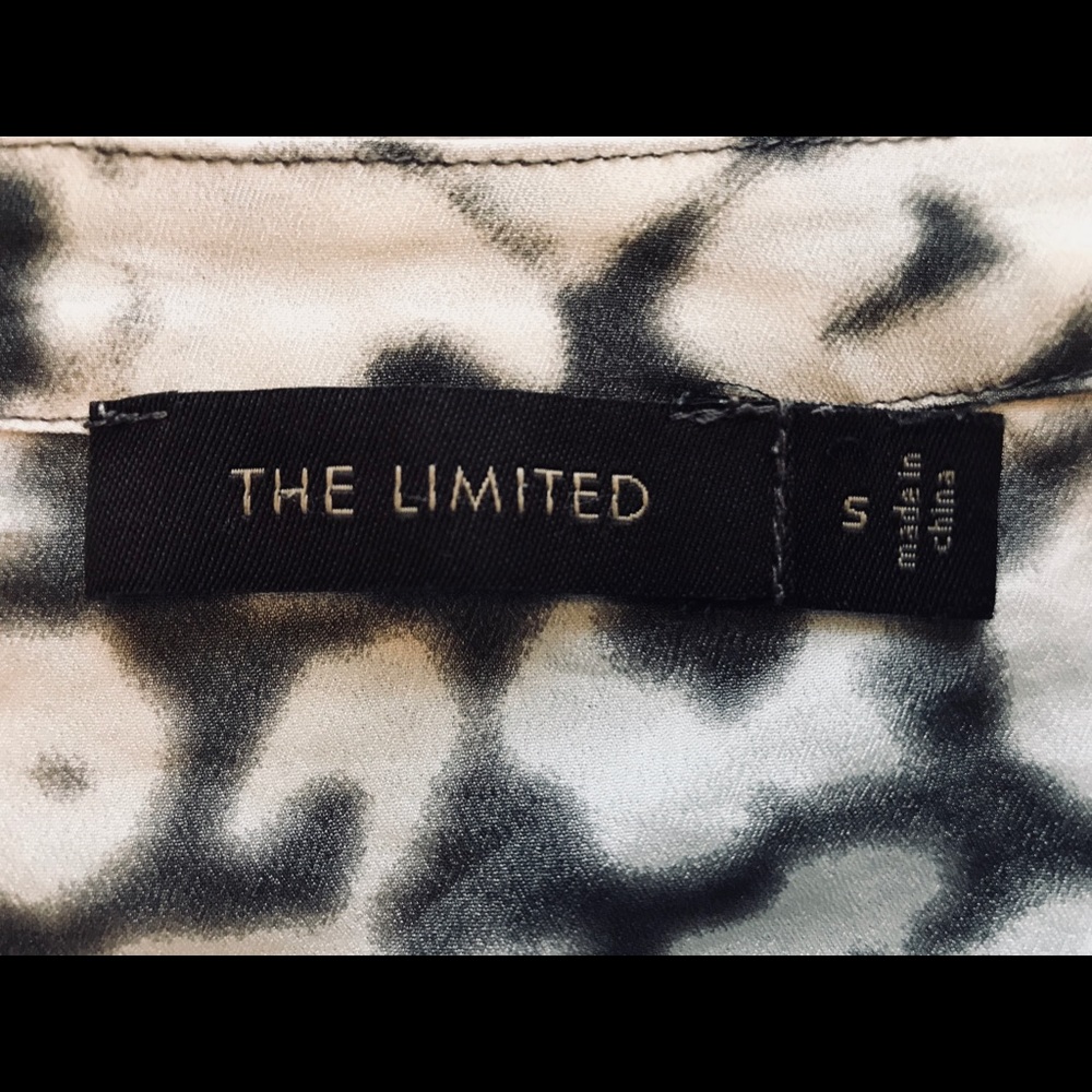 The Limited Button-Up - Picture 3 of 8
